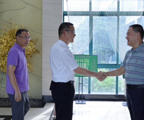 ������������ί����������쵼һ��ݰ�ٵ���